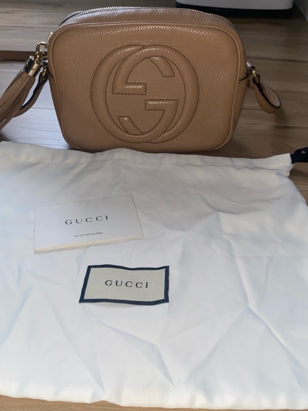 Gucci Soho Disco Leather Crossbody in Beige-Tan (Camelia)
